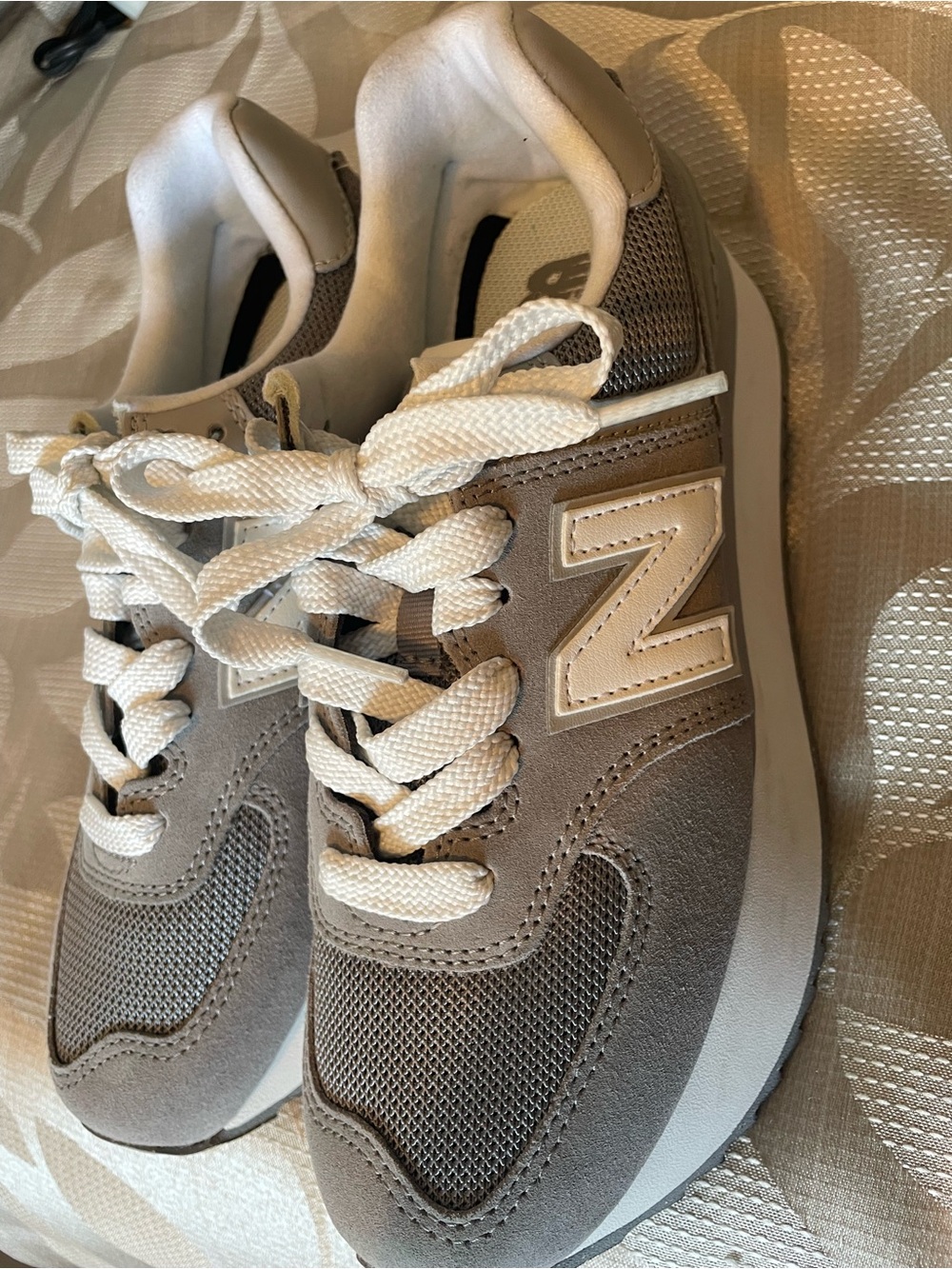 New Balance Women's Gray and White 574 platform sneakers - Picture 11 of 12
